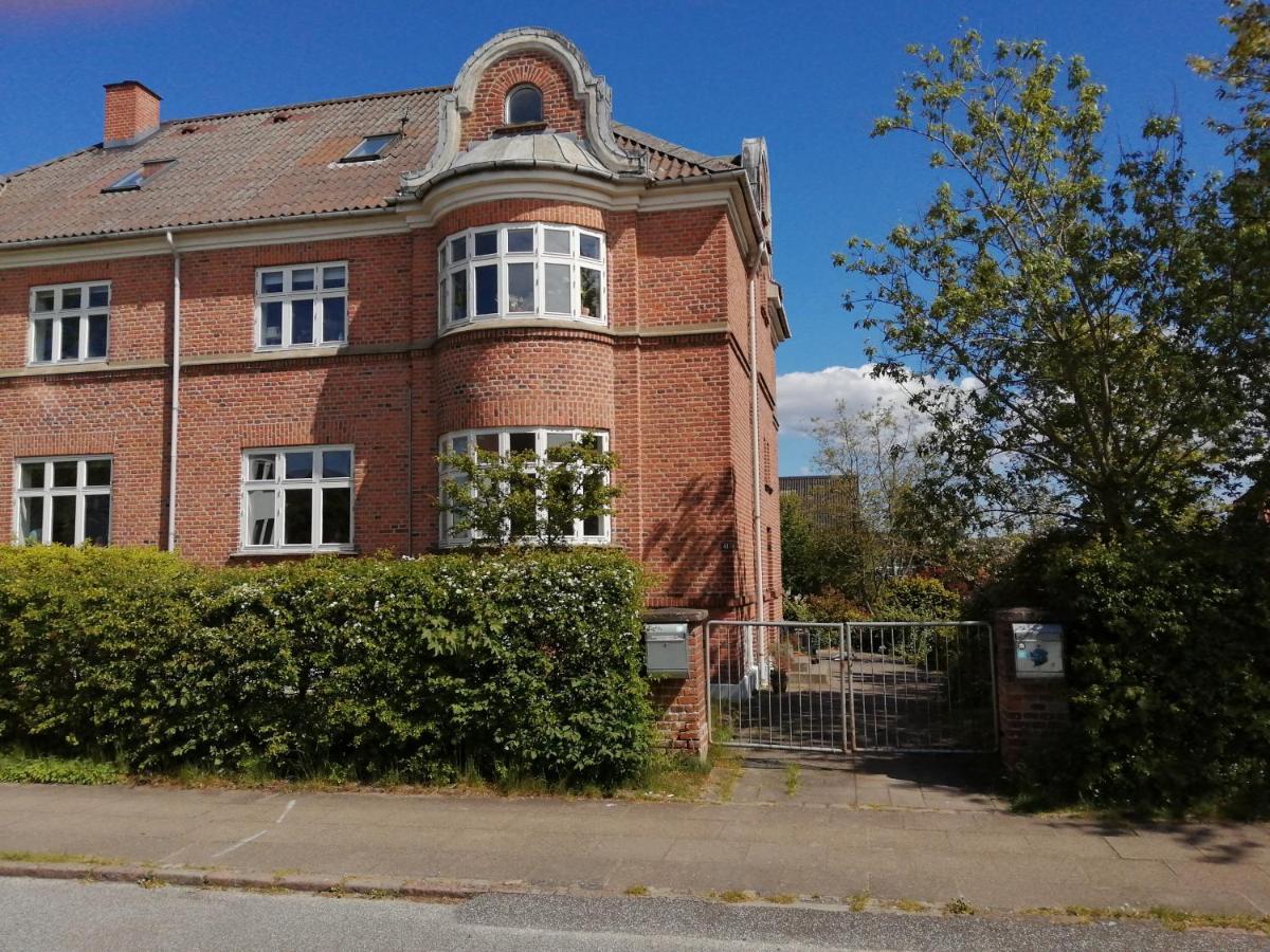 Cozy Villa-Apartment - Close To Aalborg Center - Free Citybikes And Parking Exterior photo